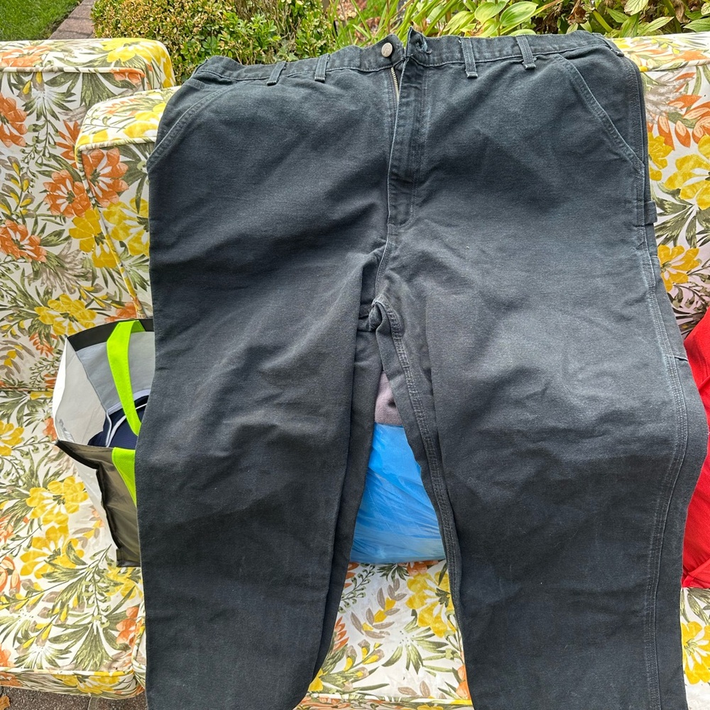 Black Carhartt Cargo Pants - Picture 3 of 7